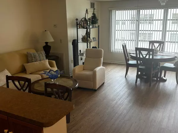 St Petersburg, FL 33709,5623 80TH ST N #406