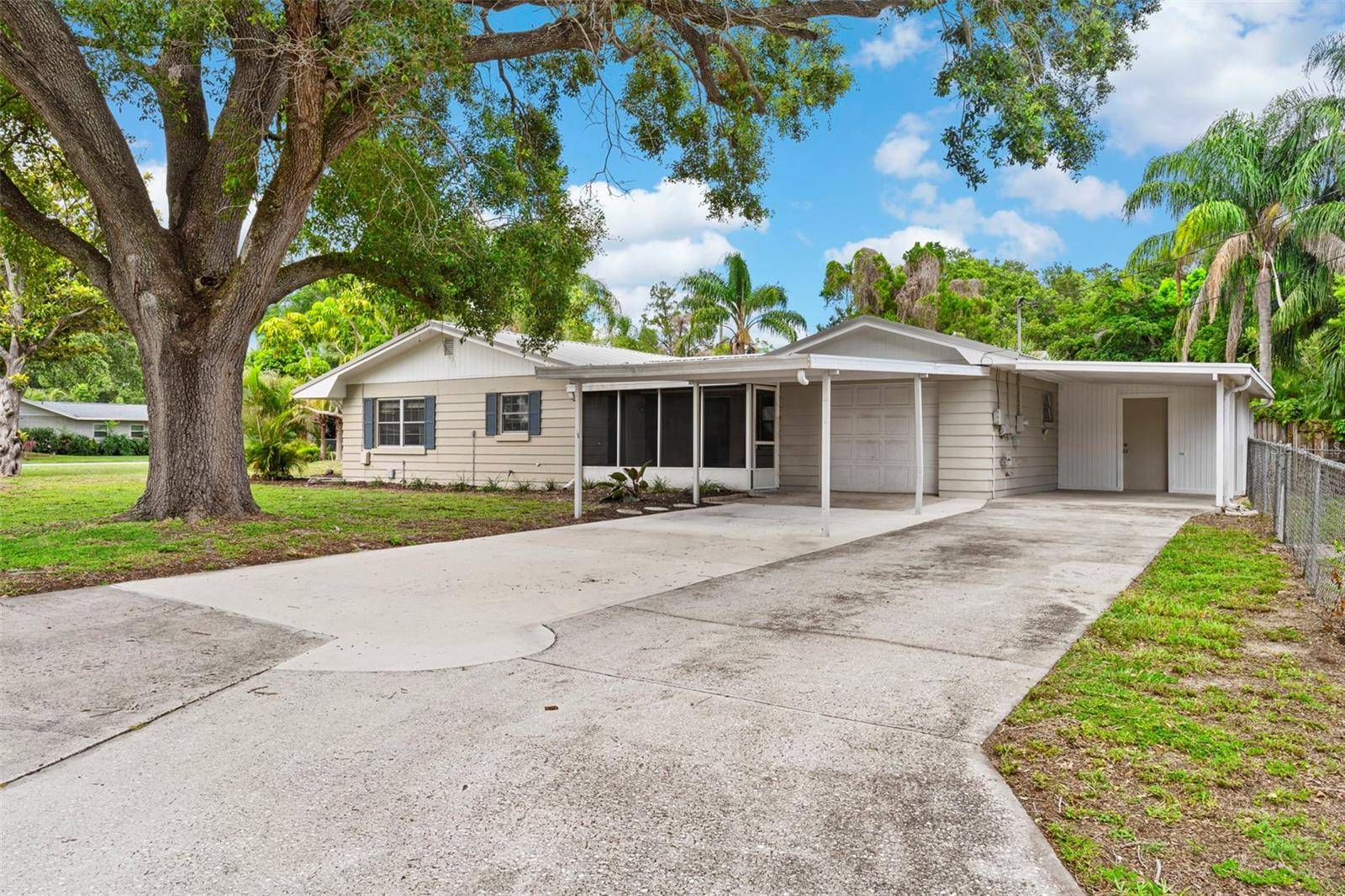 Winter Haven, FL 33884,107 ALACHUA DR