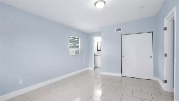 Tampa, FL 33619,1840 CADILLAC CIR
