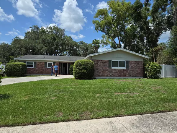 534 N LARRY CIR, Brandon, FL 33511