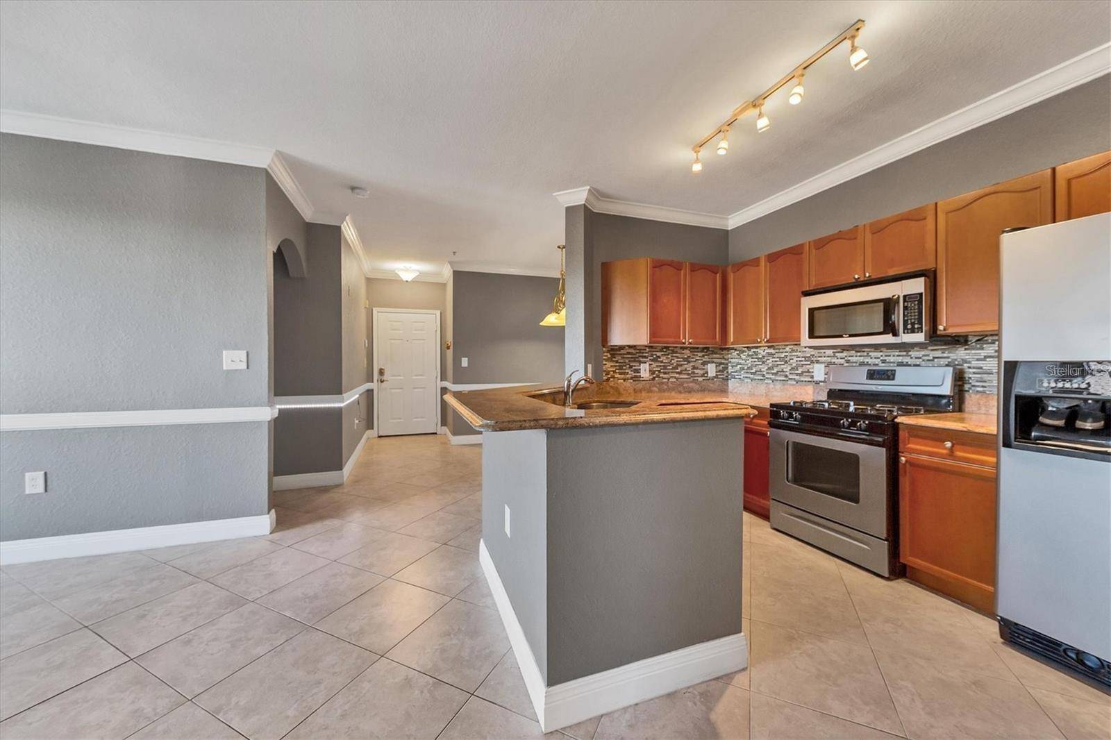 Clearwater, FL 33764,2733 VIA CIPRIANI #821A