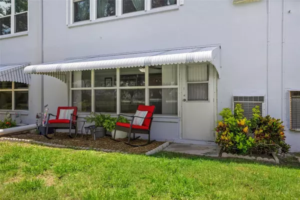 St Petersburg, FL 33709,5660 80TH ST N #B106