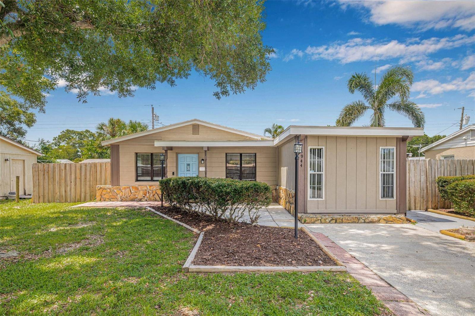 6944 80TH AVE N, Pinellas Park, FL 33781