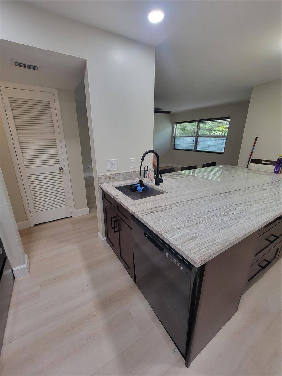 Tampa, FL 33611,4810 S DAUPHIN AVE #13C