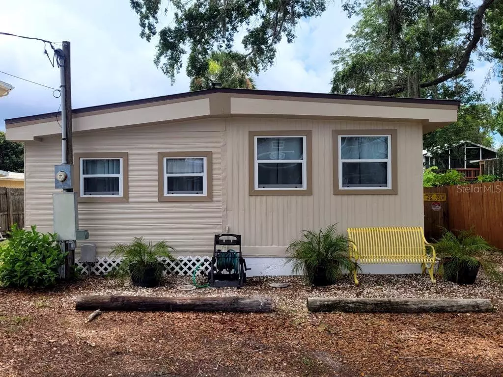 Weeki Wachee, FL 34607,5527 DARLENE ST