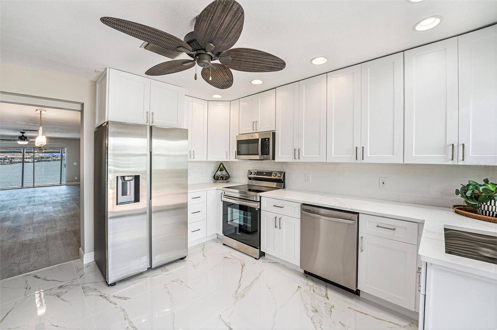 St Petersburg, FL 33708,384 BOCA CIEGA POINT BLVD