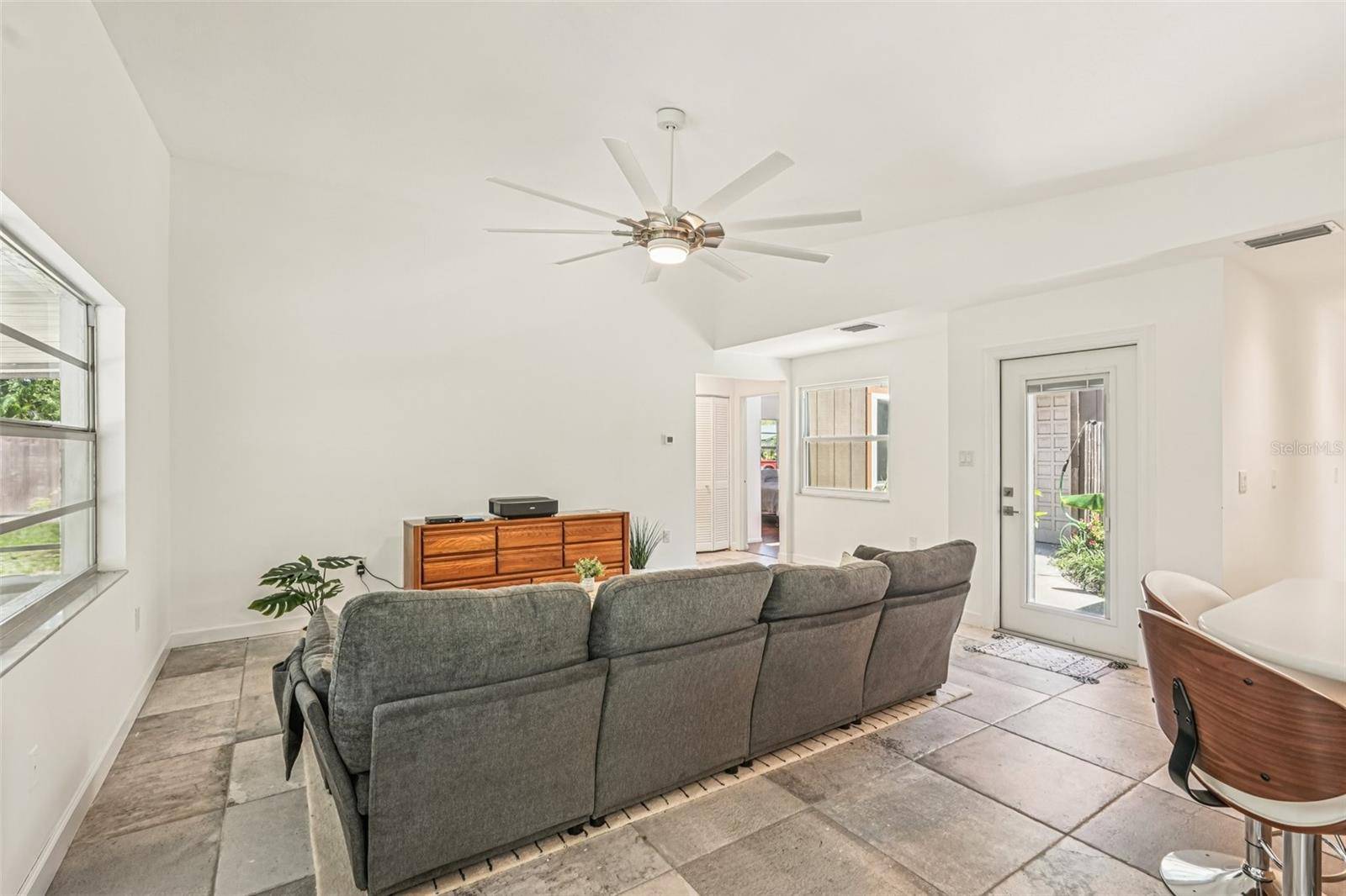 Sarasota, FL 34231,2896 GRAND CAYMAN ST