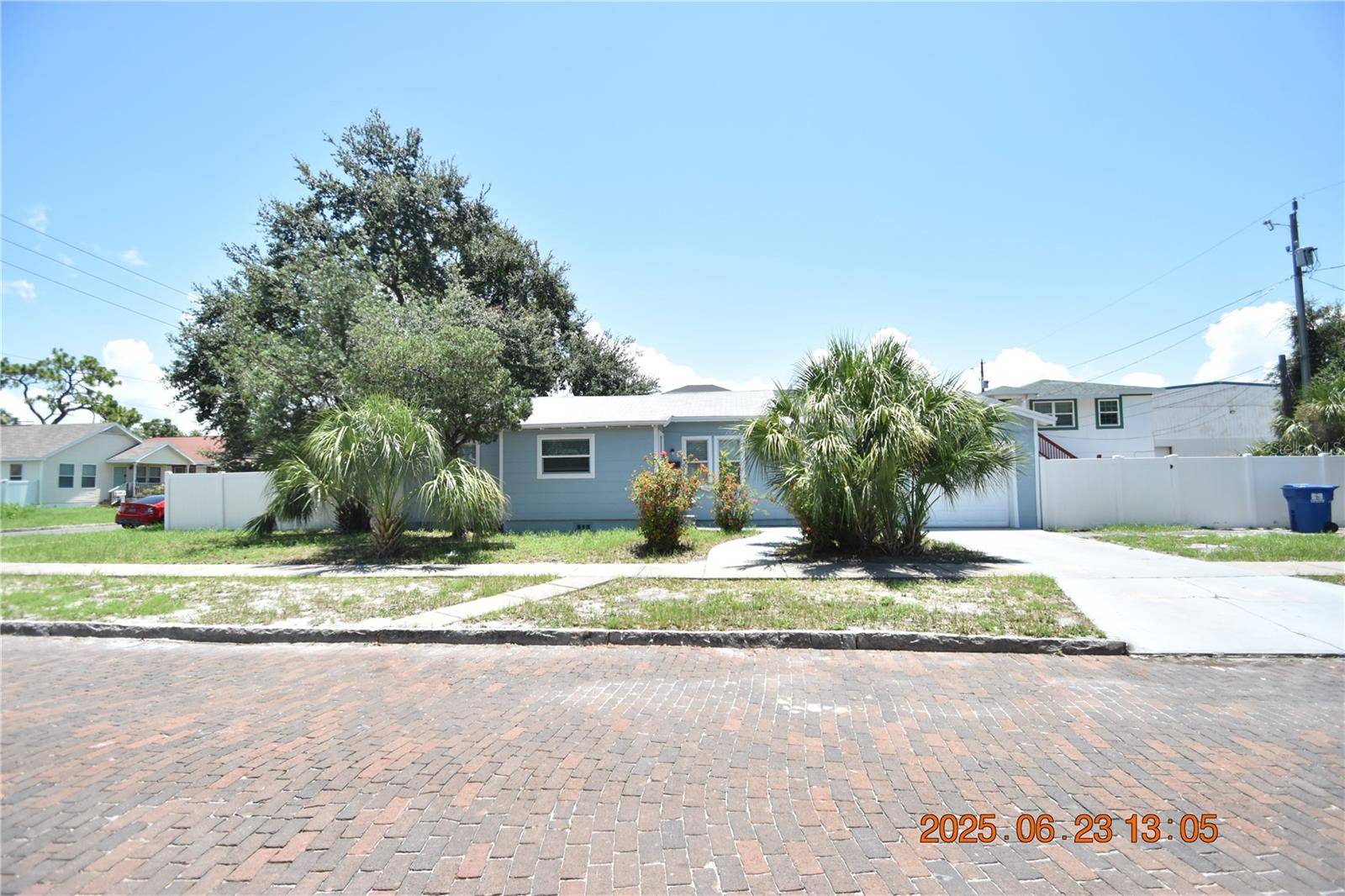 200 24TH ST S, St Petersburg, FL 33712