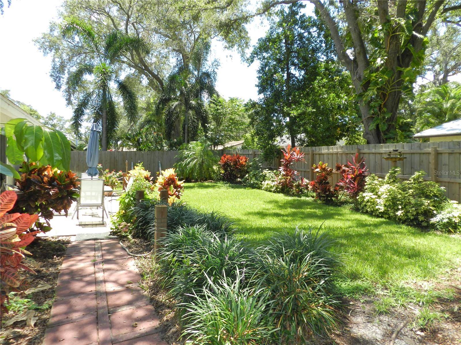 Largo, FL 33770,1212 ROSEWOOD ST