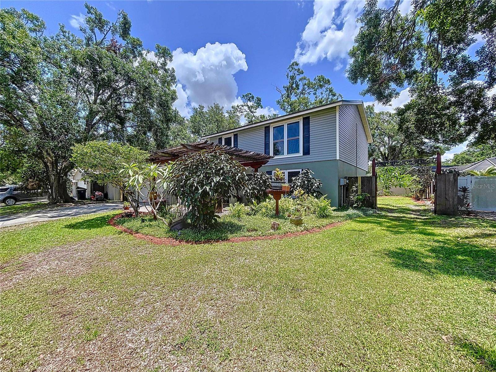 Tampa, FL 33624,4030 BRAESGATE LN