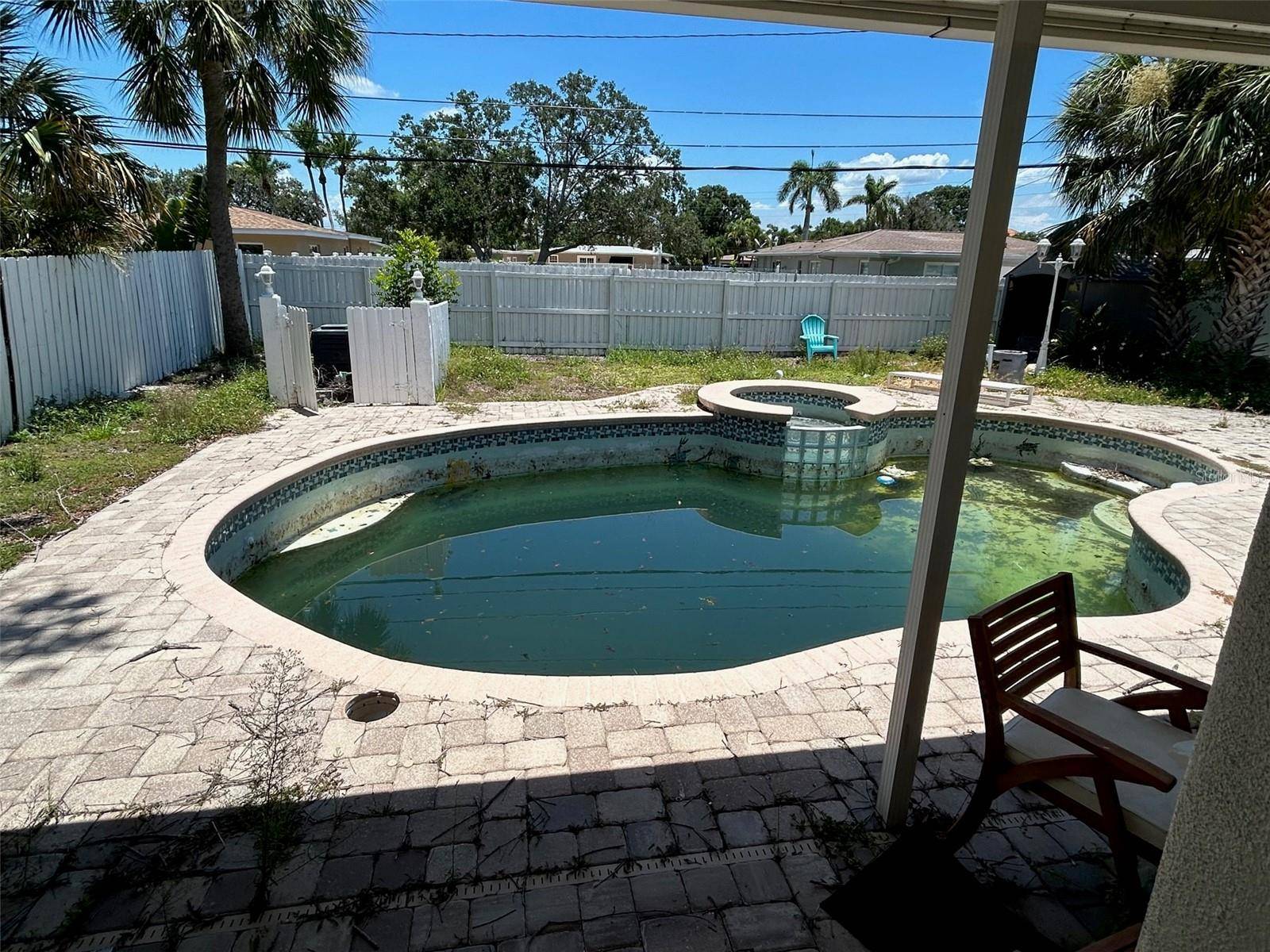 St Petersburg, FL 33703,3811 HUNTINGTON ST NE
