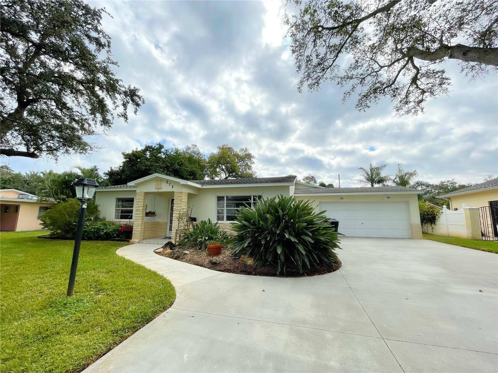 St Petersburg, FL 33704,273 CATALAN BLVD NE