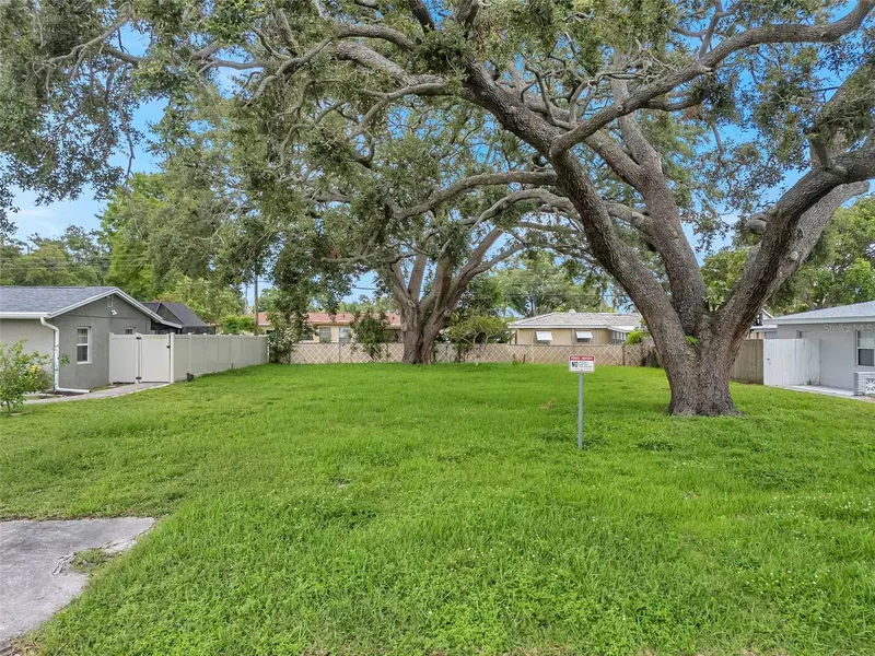 5922 50TH AVE N, Kenneth City, FL 33709
