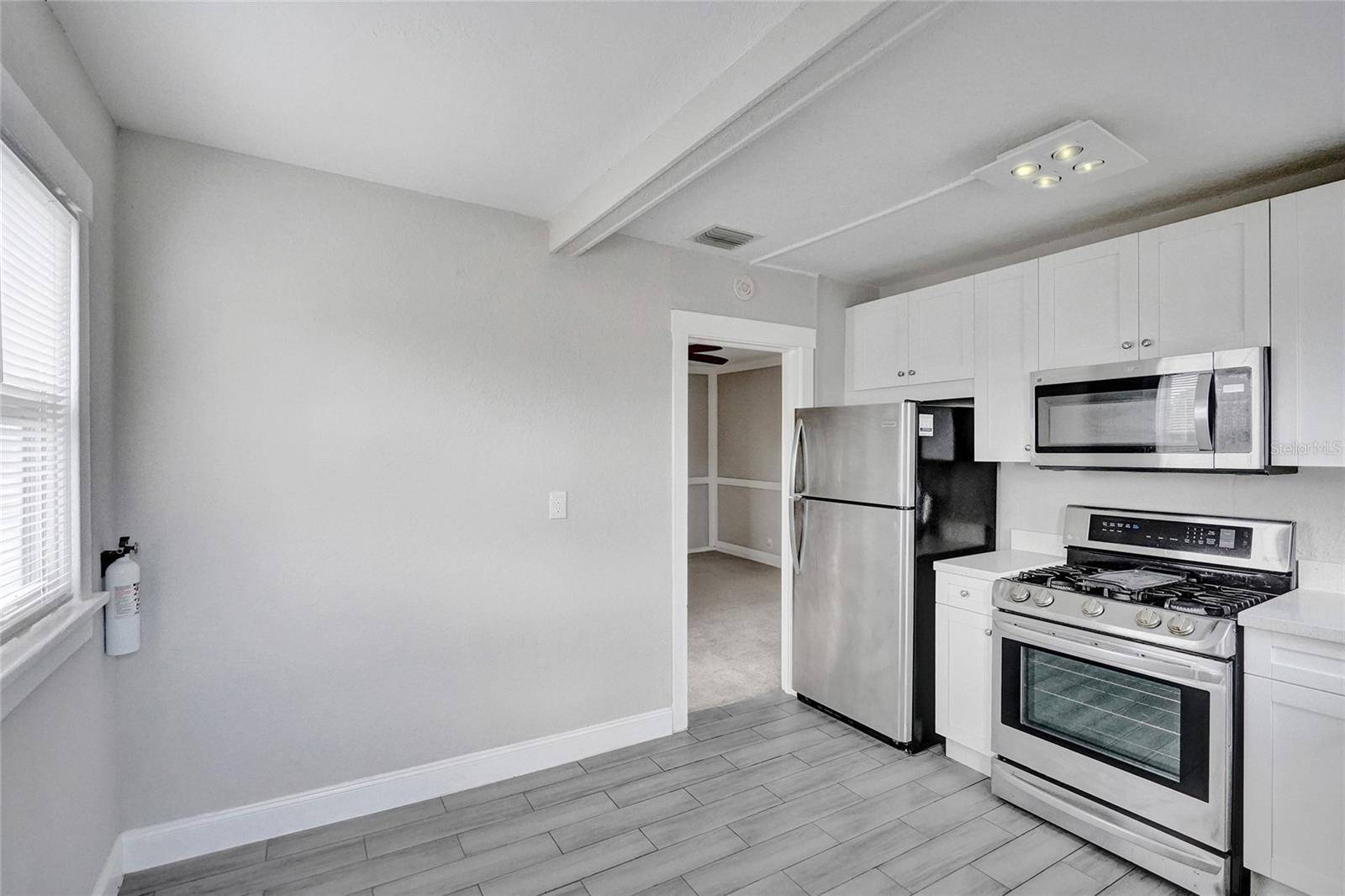West Palm Beach, FL 33405,924 MCINTOSH ST