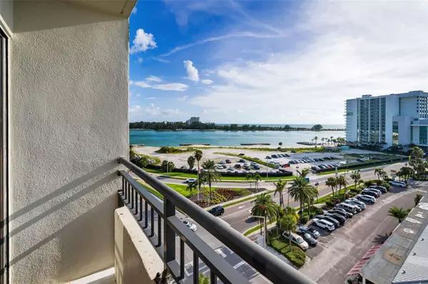 800 S GULFVIEW BLVD #906, Clearwater, FL 33767