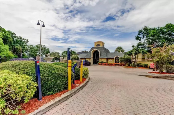 Largo, FL 33773,12261 SAILWINDS DR #203