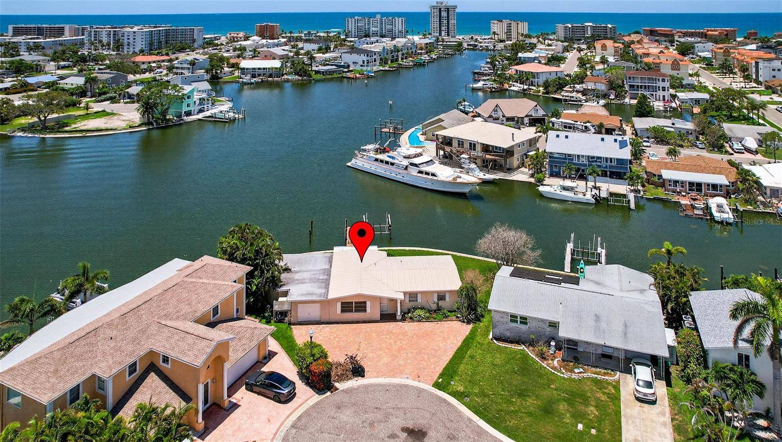 17444 2ND ST E, Redington Shores, FL 33708