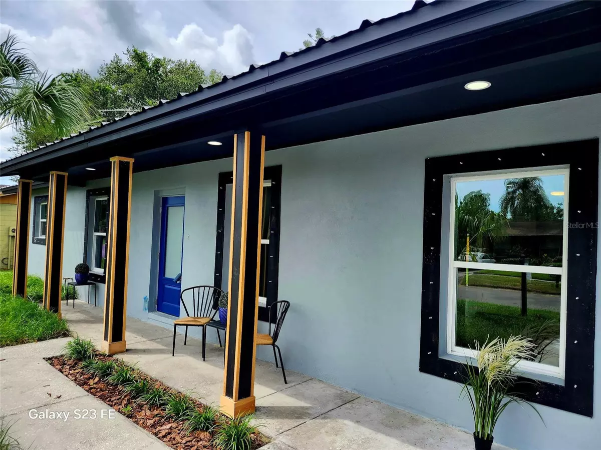 Tampa, FL 33619,8524 FISH LAKE RD