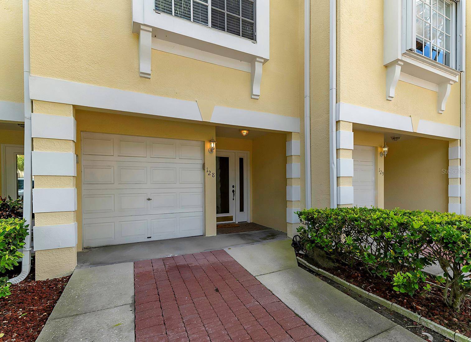 Oldsmar, FL 34677,128 BRENT CIR