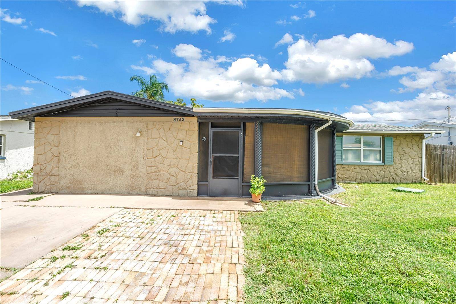 Holiday, FL 34691,3743 CHERRYWOOD DR