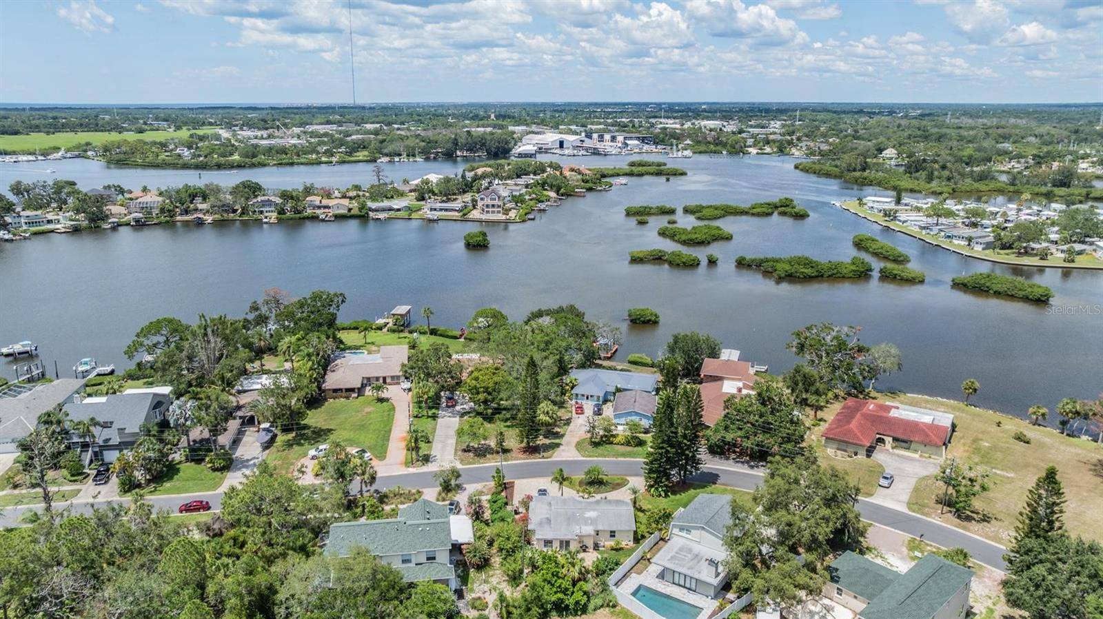 Tarpon Springs, FL 34689,751 BAYSHORE DR