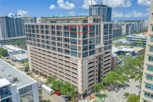 St Petersburg, FL 33701,175 2ND ST S #P-2