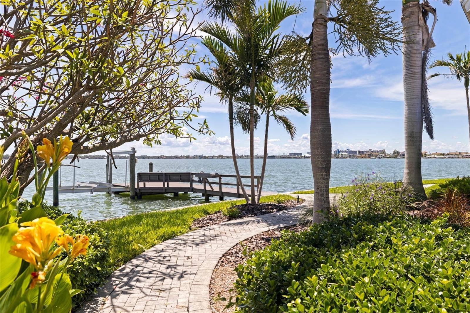 Treasure Island, FL 33706,11055 7TH ST E