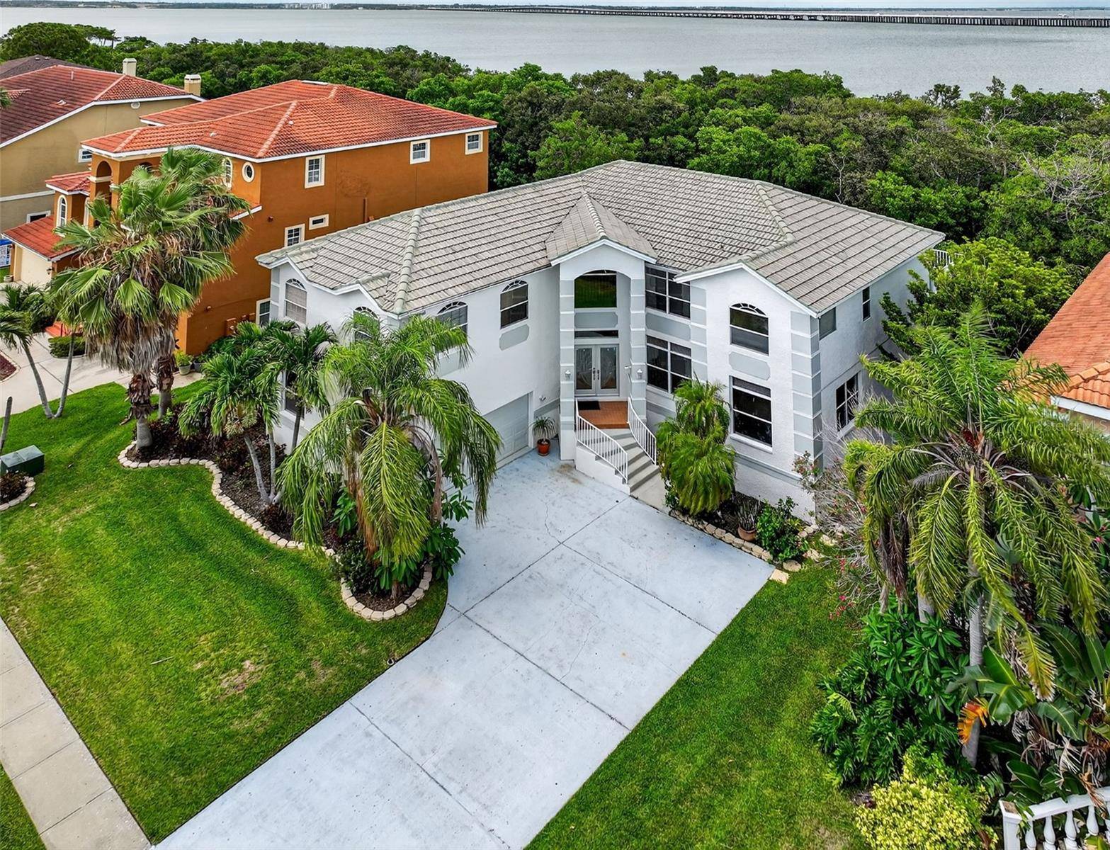 3185 SHORELINE DR, Clearwater, FL 33760
