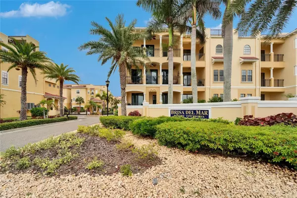 Apollo Beach, FL 33572,6412 MAYRA SHORES LN
