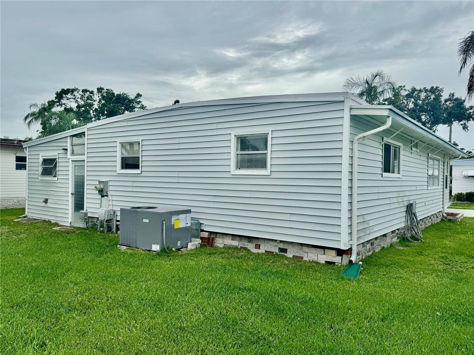 Largo, FL 33771,1100 BELCHER RD S #498