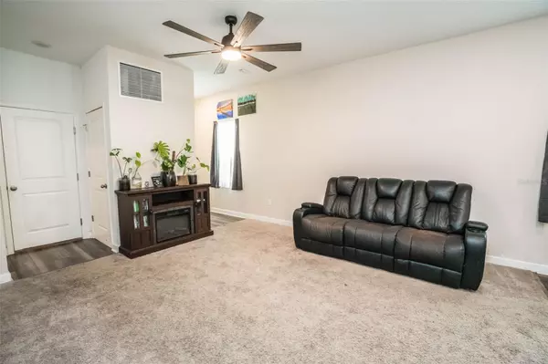 Zephyrhills, FL 33541,35210 DAISY MEADOW LOOP