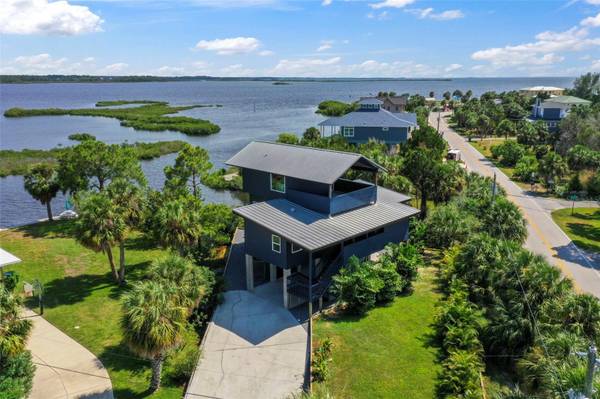 10701 PINE ISLAND DR, Weeki Wachee, FL 34607