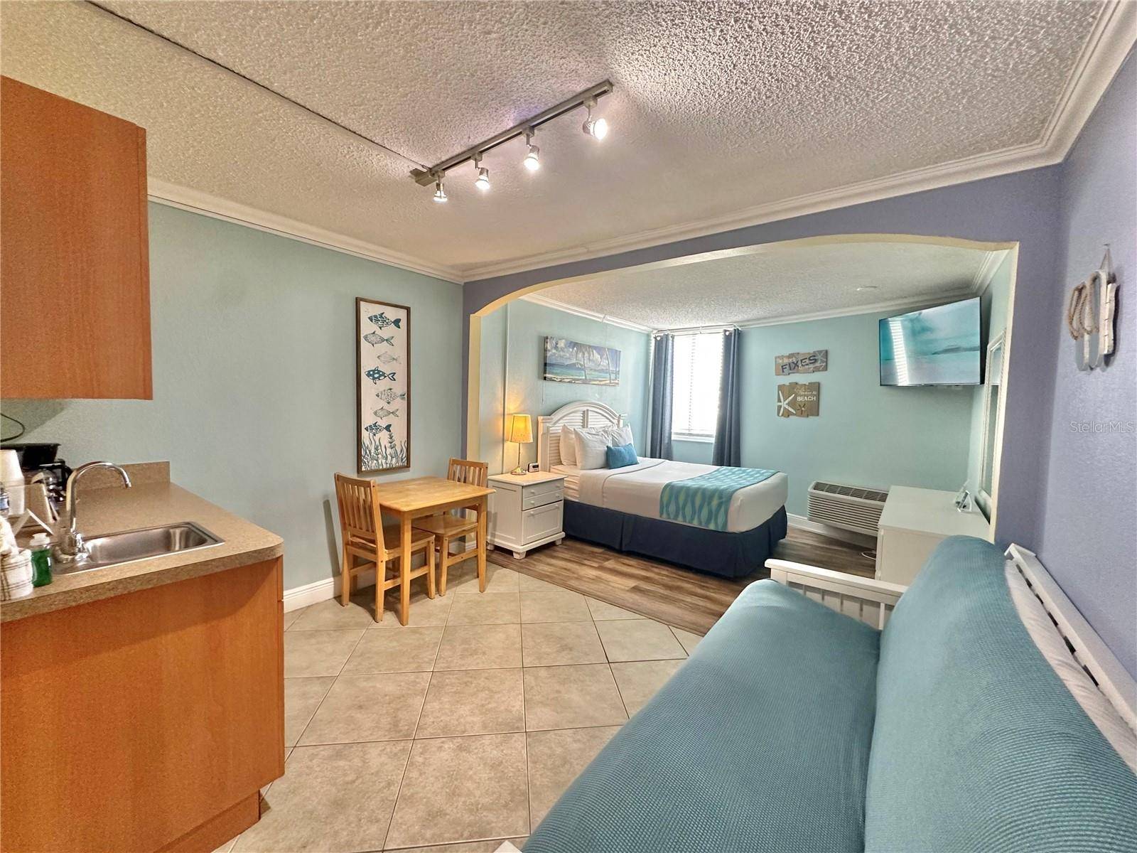 Clearwater Beach, FL 33767,445 S GULFVIEW BLVD #421