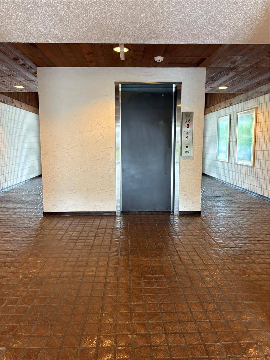 Clearwater, FL 33761,2583 COUNTRYSIDE BLVD #3103