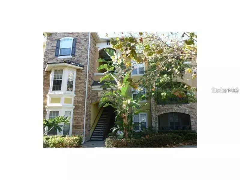 10021 COURTNEY PALMS BLVD #303, Tampa, FL 33619