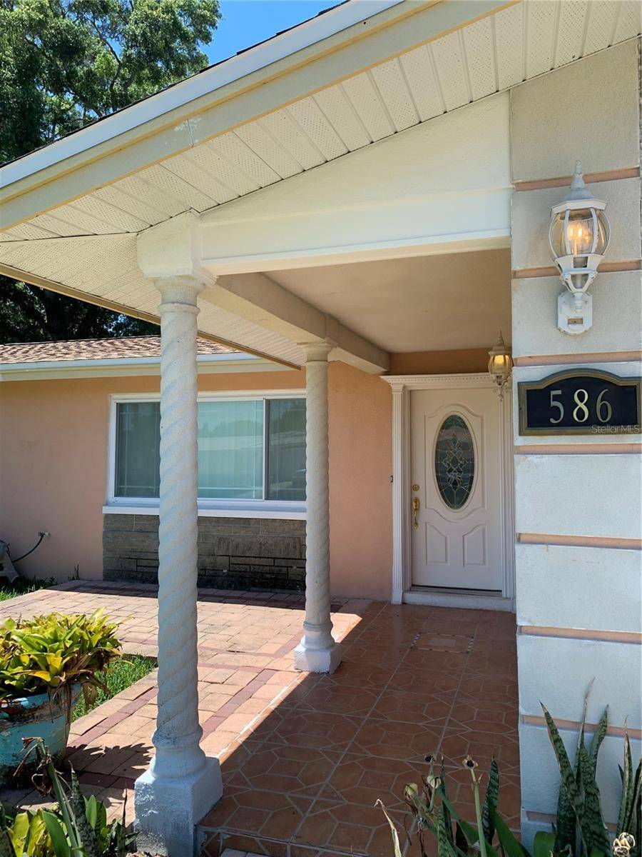Largo, FL 33771,586 E LAKE DR