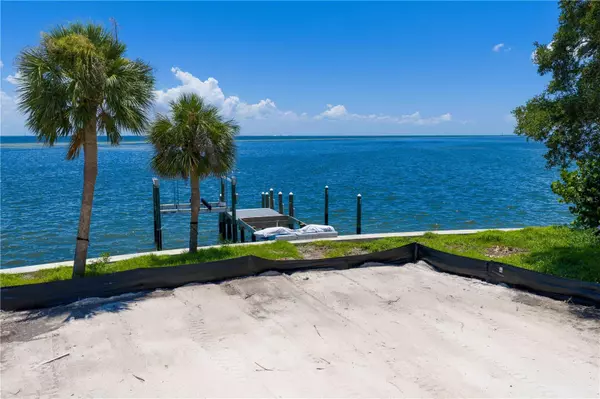 St Petersburg, FL 33703,1910 ILLINOIS AVE NE