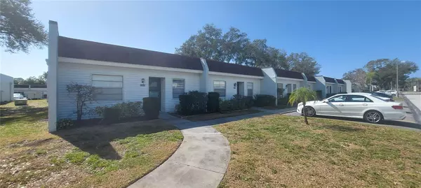 13850 OAKWOOD LN, Seminole, FL 33776