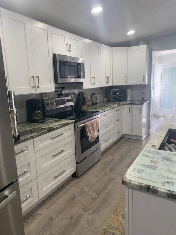 Oldsmar, FL 34677,417 DOLPHIN DR S