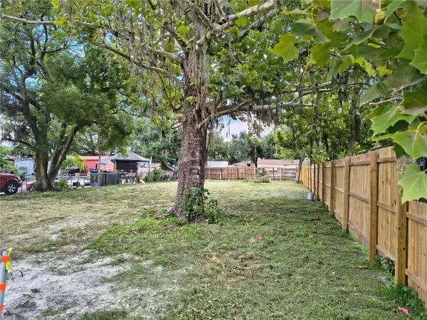 Plant City, FL 33563,608 RUTH ST