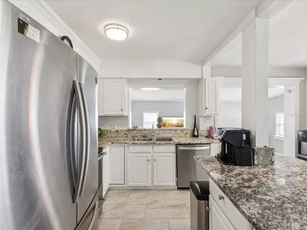 Tampa, FL 33616,6518 S WEST SHORE CIR