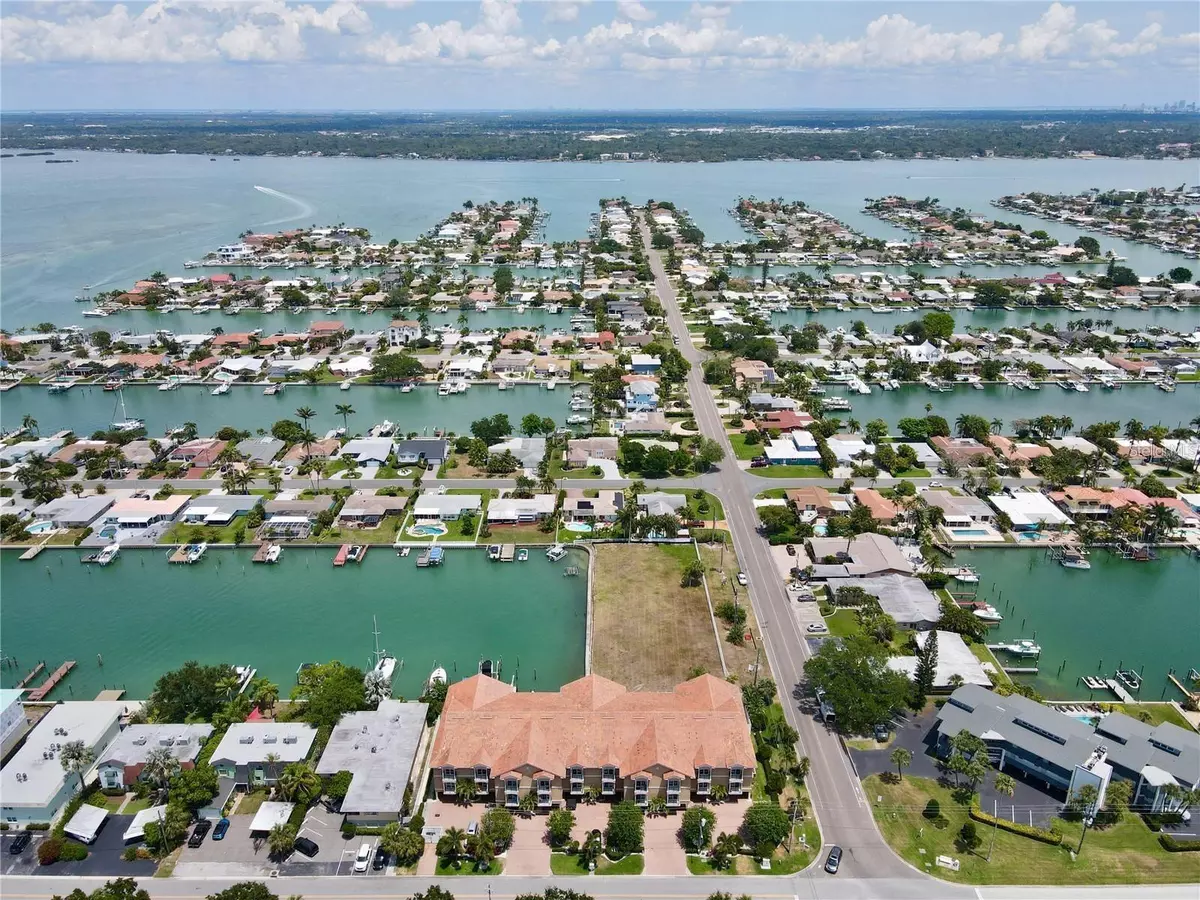 Treasure Island, FL 33706,300 CAPRI BLVD #3