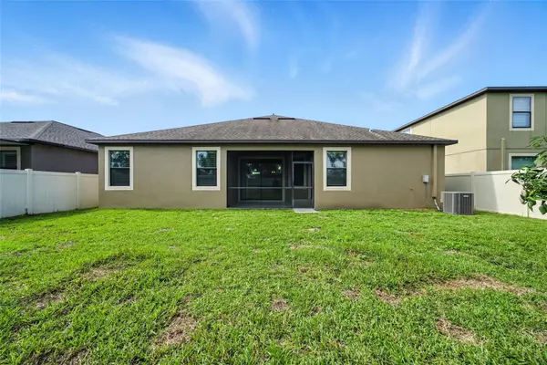 Ruskin, FL 33573,9864 SMARTY JONES DR