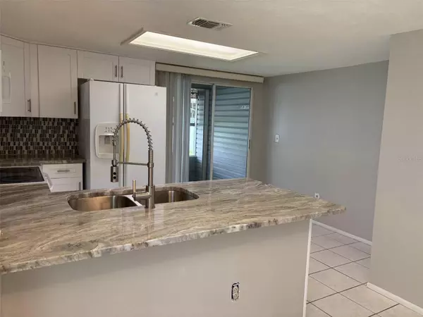 Tampa, FL 33634,8525 J R MANOR DR