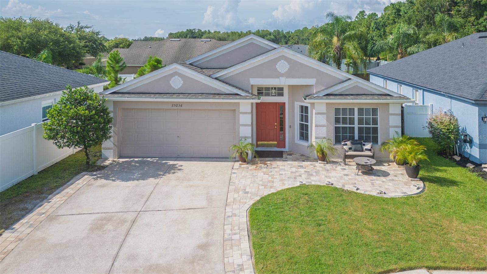 Wesley Chapel, FL 33544,25236 FLYING EBONY LN