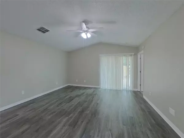 Brandon, FL 33510,947 SANDYWOOD DR