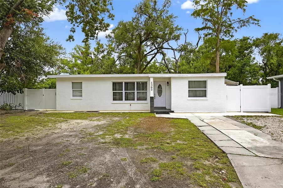1302 W HOLLYWOOD ST, Tampa, FL 33604