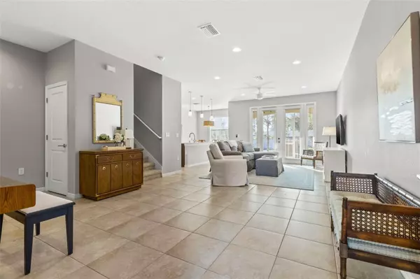 St Petersburg, FL 33703,5280 6TH WAY N