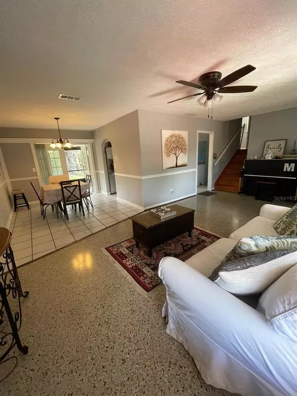 Brandon, FL 33510,408 BLUEBERRY LN