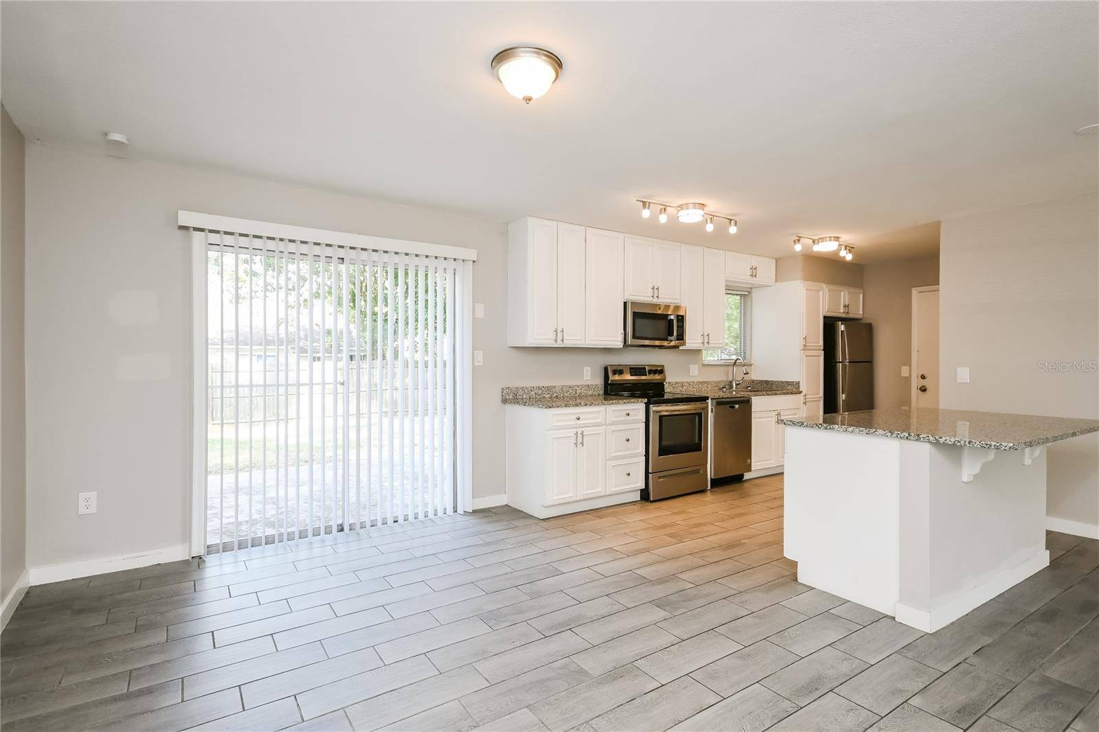 Apopka, FL 32712,355 SUMMERSET DR